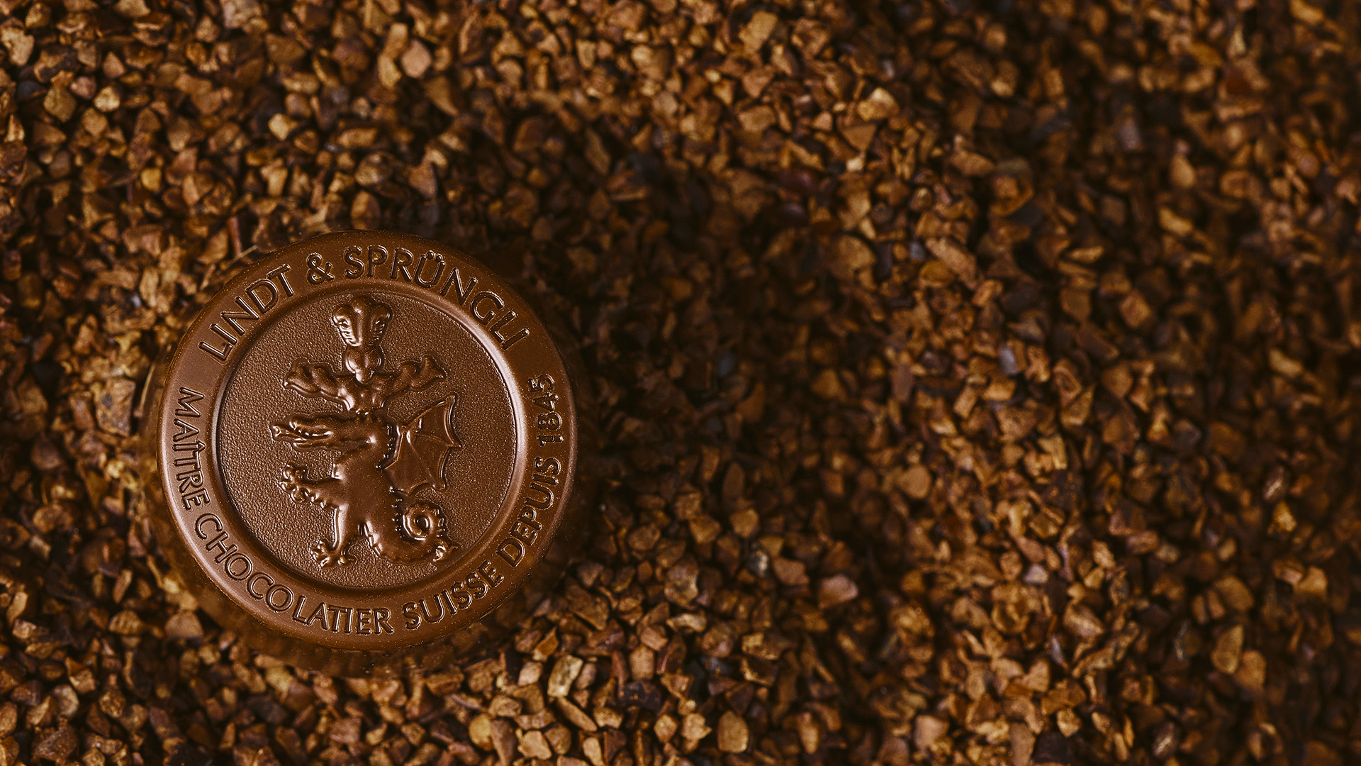 Pralines with the logo of Lindt & Sprüngli (Photo)