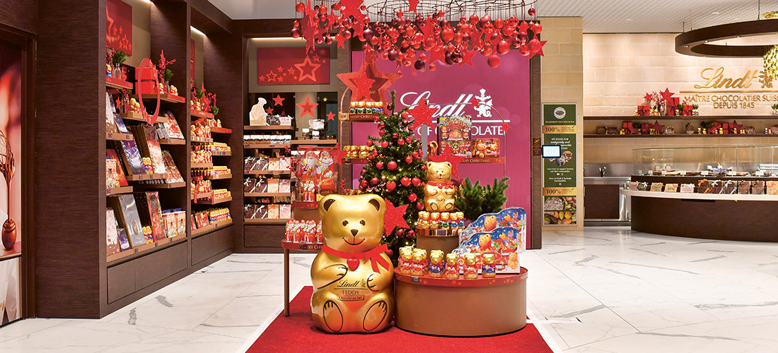Der grösste Lindt Shop der Welt in Kilchberg at Christmas (Photo)